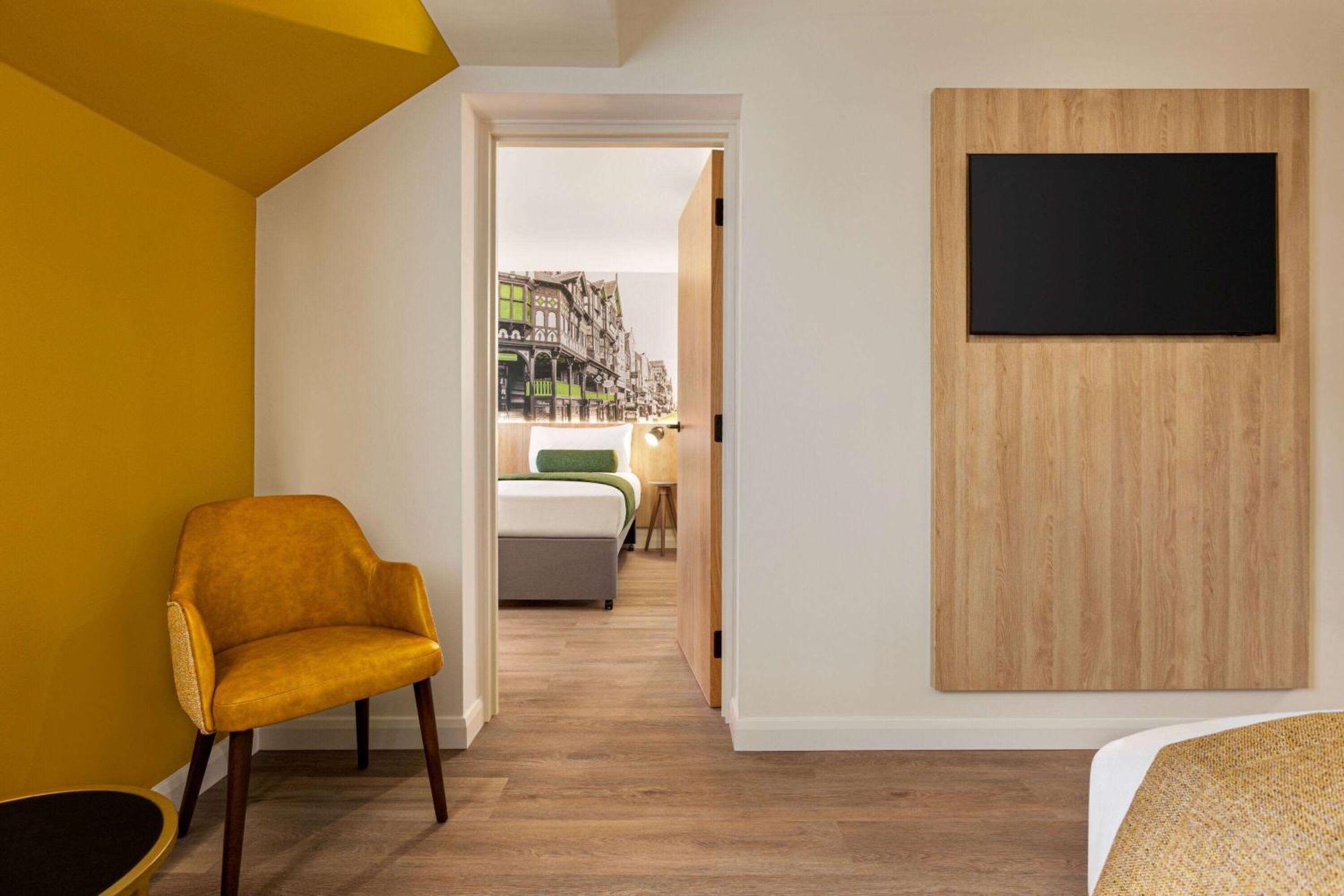 Super 8 By Wyndham Chester East Екстер'єр фото