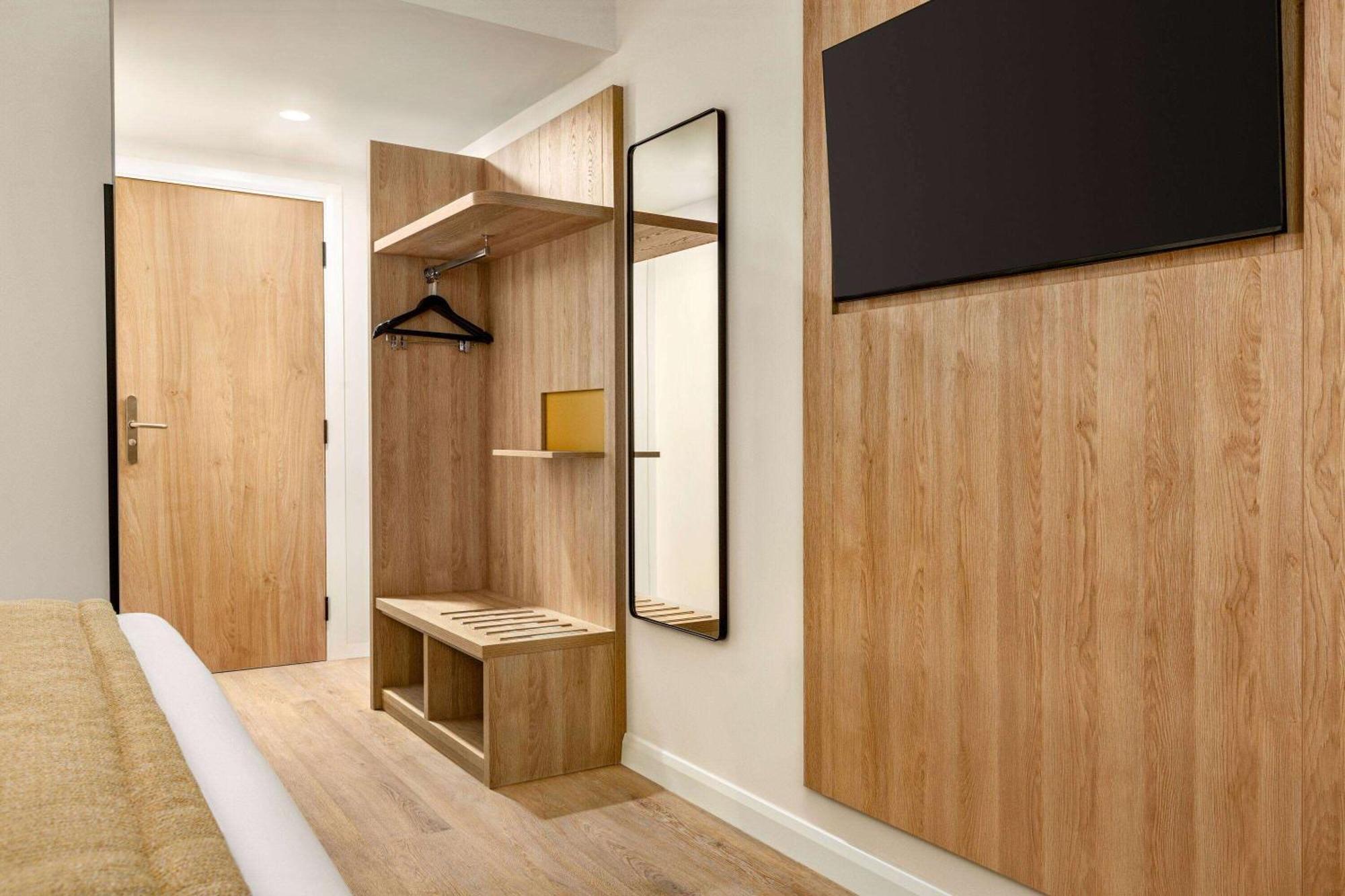 Super 8 By Wyndham Chester East Екстер'єр фото